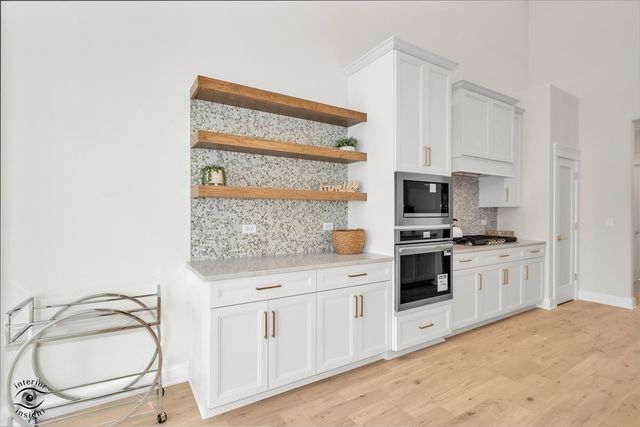 8893 Buffington Breakwater Drive, Frankfort, IL 60423