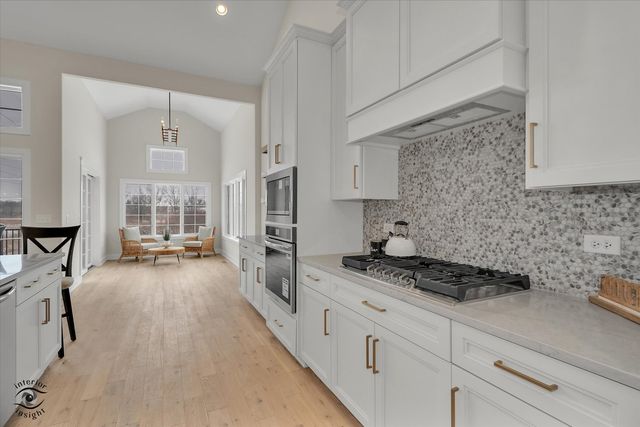 8893 Buffington Breakwater Drive, Frankfort, IL 60423