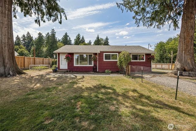 12204 Woodland Avenue E, Puyallup, WA 98373
