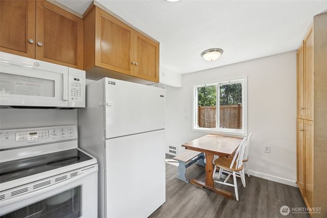 12204 Woodland Avenue E, Puyallup, WA 98373