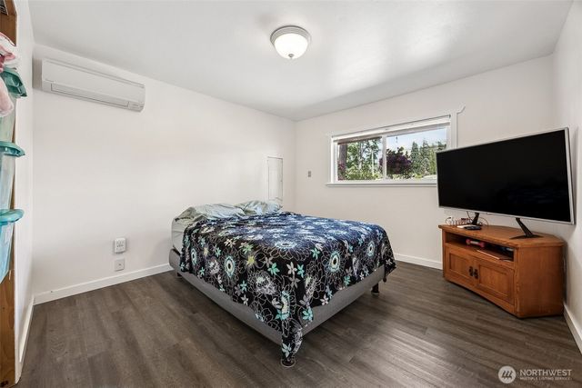 12204 Woodland Avenue E, Puyallup, WA 98373