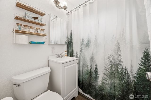 12204 Woodland Avenue E, Puyallup, WA 98373