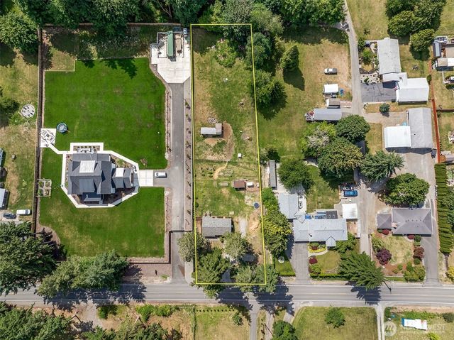12204 Woodland Avenue E, Puyallup, WA 98373