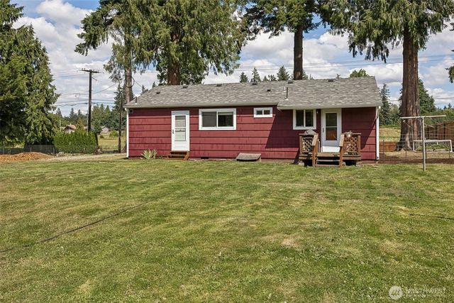 12204 Woodland Avenue E, Puyallup, WA 98373