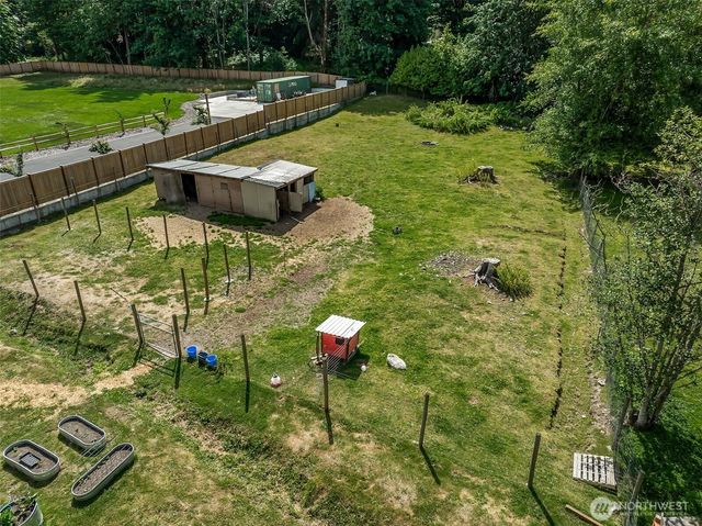 12204 Woodland Avenue E, Puyallup, WA 98373
