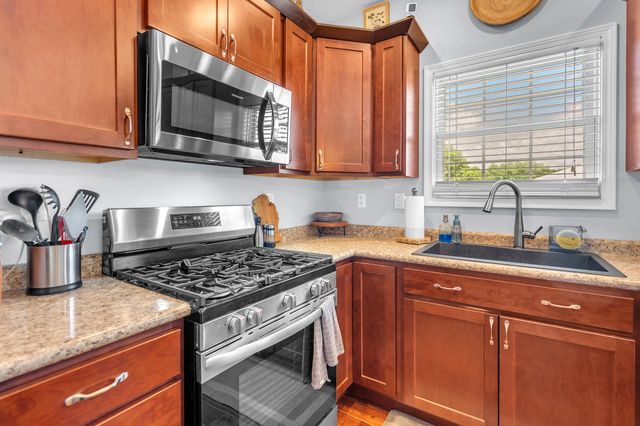713 Ironwood Street NW, Demotte, IN 46310