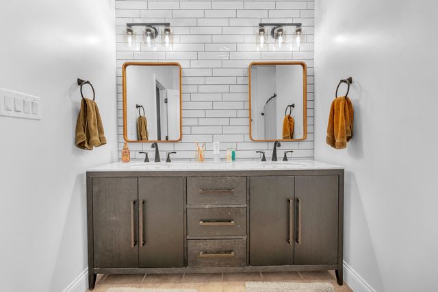 713 Ironwood Street NW, Demotte, IN 46310