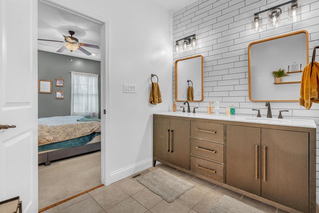713 Ironwood Street NW, Demotte, IN 46310