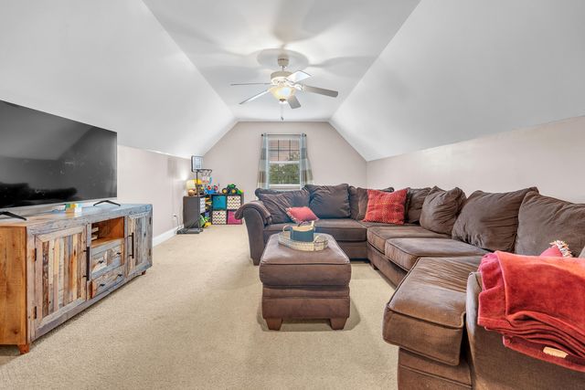 713 Ironwood Street NW, Demotte, IN 46310
