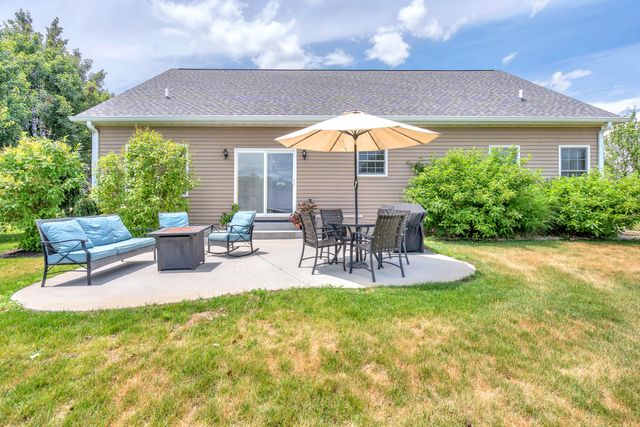 713 Ironwood Street NW, Demotte, IN 46310