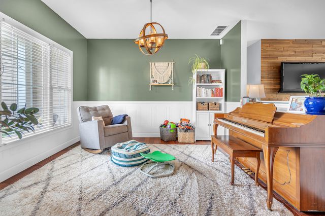 713 Ironwood Street NW, Demotte, IN 46310