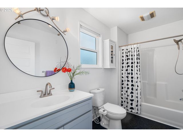 5806 N MARYLAND Ave, Portland, OR 97217