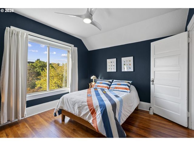 5806 N MARYLAND Ave, Portland, OR 97217