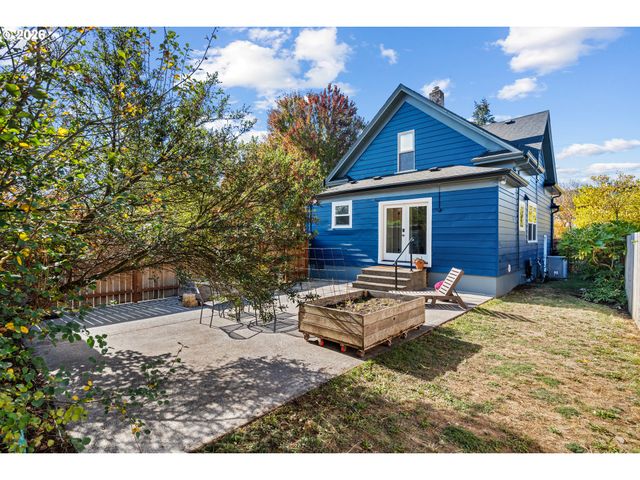 5806 N MARYLAND Ave, Portland, OR 97217
