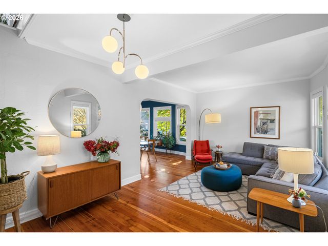 5806 N MARYLAND Ave, Portland, OR 97217