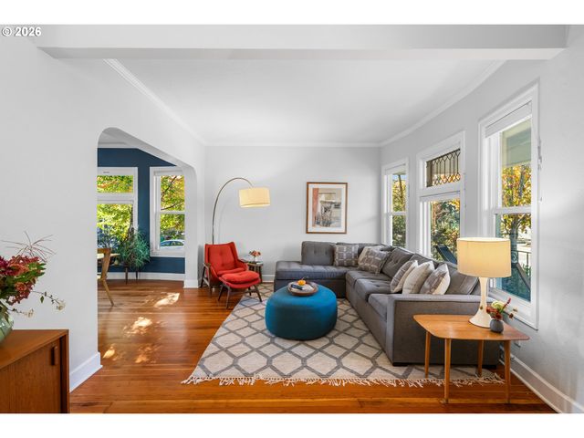5806 N MARYLAND Ave, Portland, OR 97217