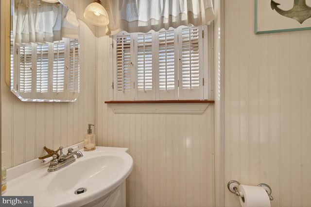 106 LAKESIDE DR, Glassboro, NJ 08028