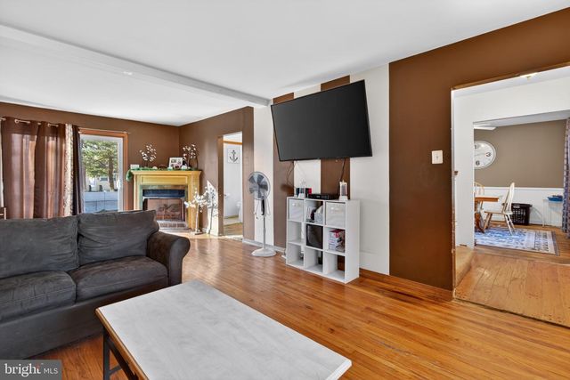 106 LAKESIDE DR, Glassboro, NJ 08028