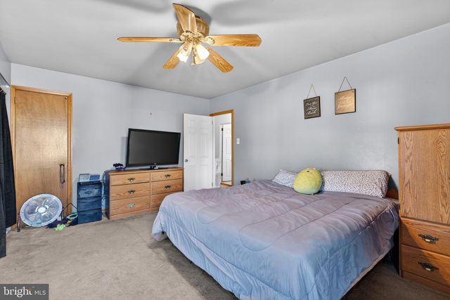 106 LAKESIDE DR, Glassboro, NJ 08028