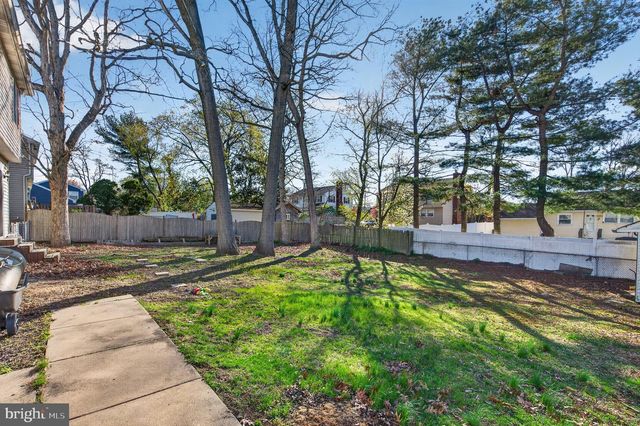 106 LAKESIDE DR, Glassboro, NJ 08028