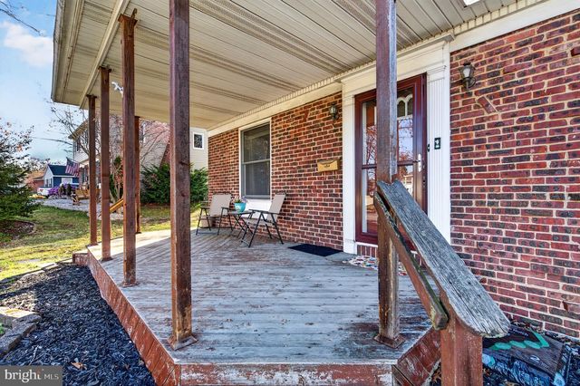 106 LAKESIDE DR, Glassboro, NJ 08028