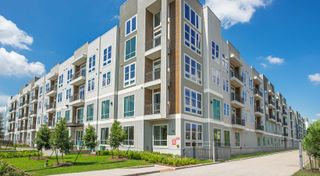 9330 Main Street 422, Houston, TX 77025