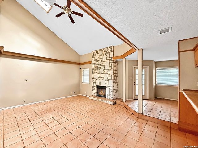 8519 Echo Creek Ln, San Antonio, TX 78240