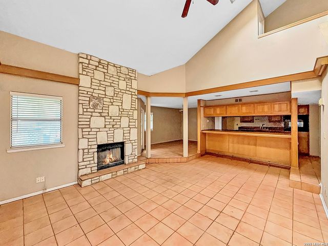 8519 Echo Creek Ln, San Antonio, TX 78240