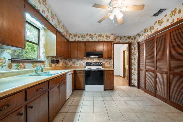 2104 Alton Road, Tallahassee, FL 32303