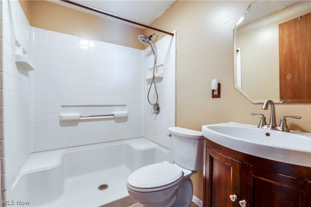 3001 Ben Fulton Avenue NW, North Lawrence, OH 44666
