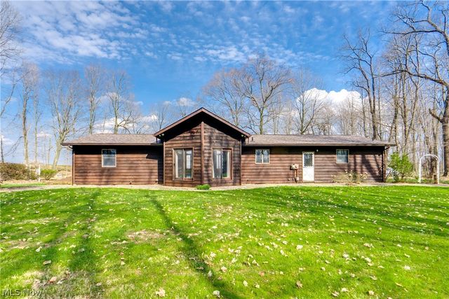 3001 Ben Fulton Avenue NW, North Lawrence, OH 44666