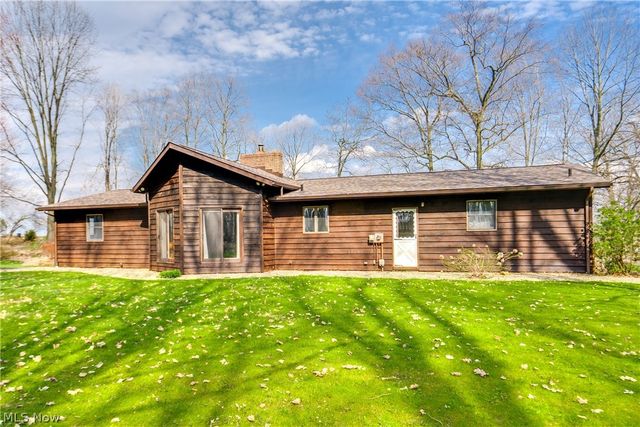 3001 Ben Fulton Avenue NW, North Lawrence, OH 44666