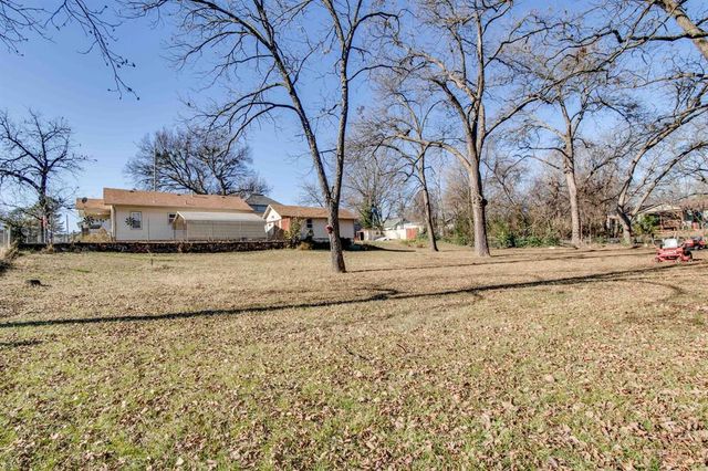 1416 E 9th Street, Shawnee, OK 74801