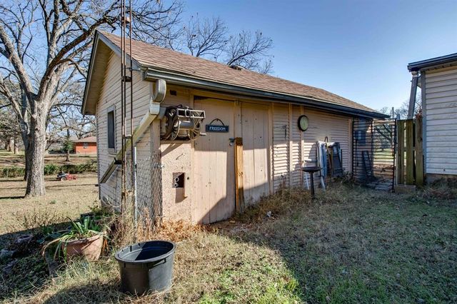 1416 E 9th Street, Shawnee, OK 74801