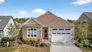 7350 Edwards Landing, Chagrin Falls, OH 44023