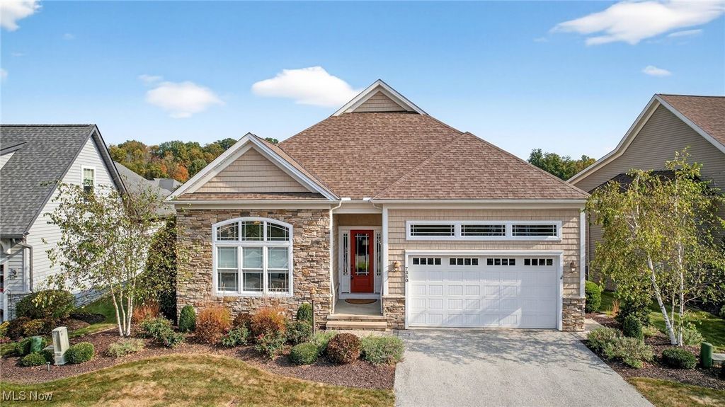 7350 Edwards Landing, Chagrin Falls, OH 44023