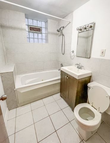 2152 W Division Street 2R, Chicago, IL 60622