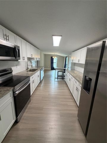 208 WEAVER AVENUE, Lake Wales, FL 33853