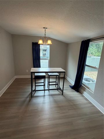208 WEAVER AVENUE, Lake Wales, FL 33853