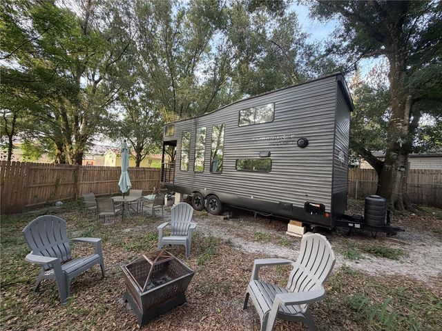 208 WEAVER AVENUE, Lake Wales, FL 33853