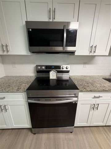 208 WEAVER AVENUE, Lake Wales, FL 33853