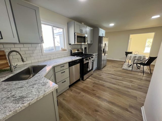 1099 Shonat Street, Muskegon Twp, MI 49442