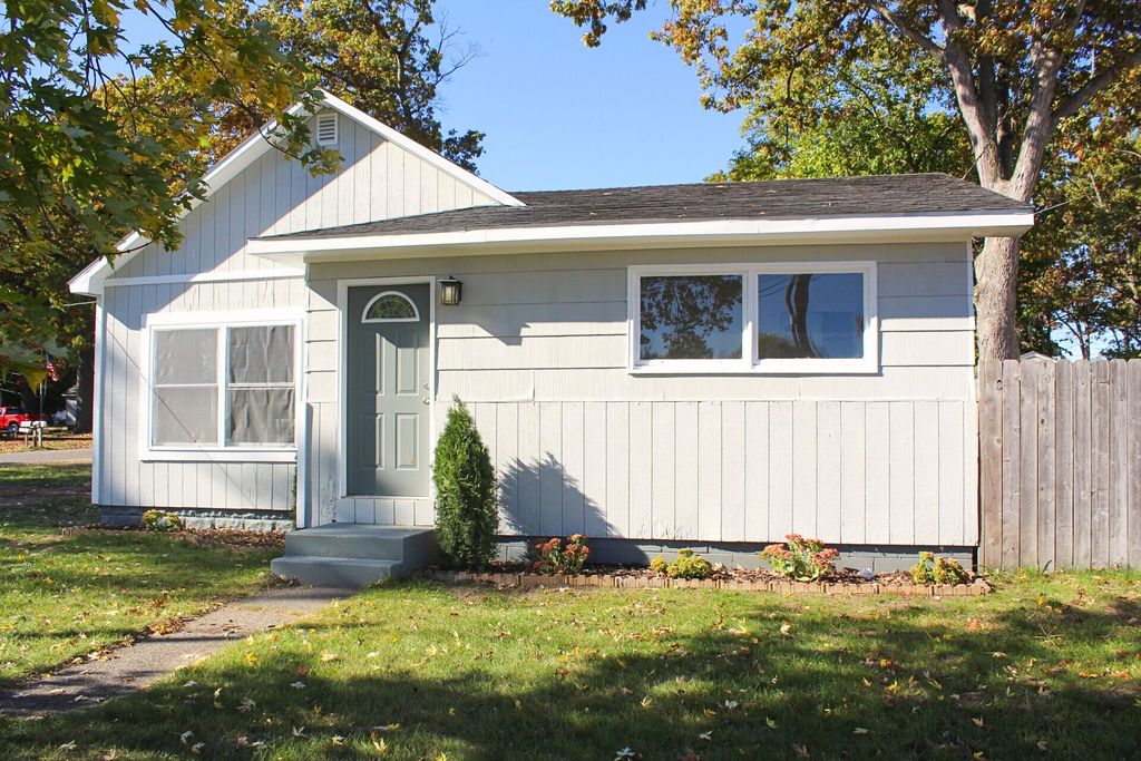 1099 Shonat Street, Muskegon Twp, MI 49442