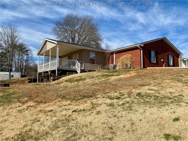 89 Stump Lane, Millwood, WV 25262