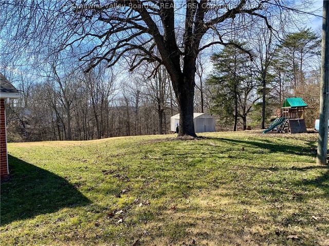 89 Stump Lane, Millwood, WV 25262