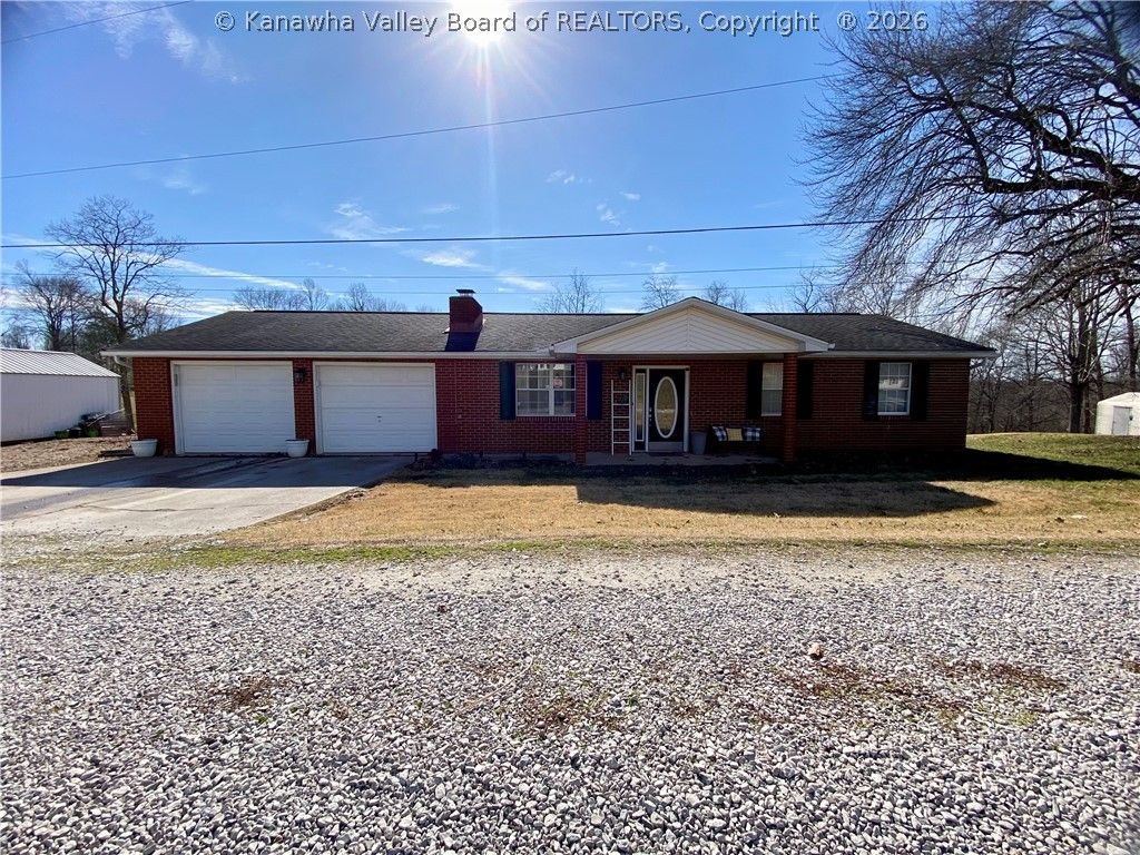 89 Stump Lane, Millwood, WV 25262