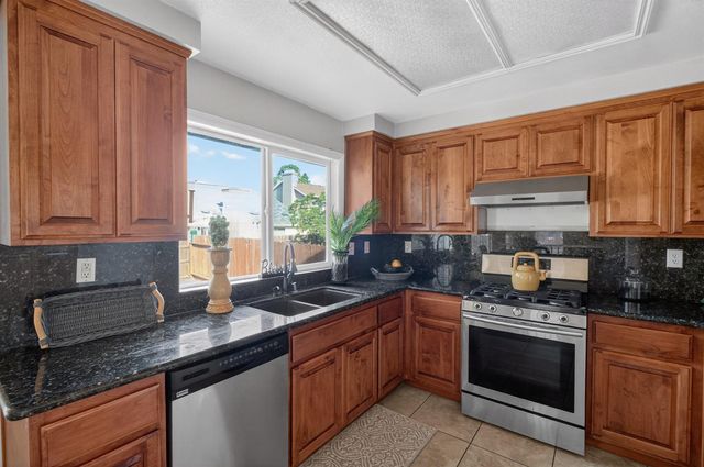 8240 Bedford Cove Way, Sacramento, CA 95828