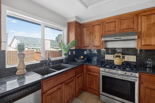 8240 Bedford Cove Way, Sacramento, CA 95828