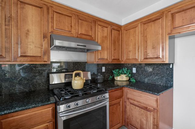 8240 Bedford Cove Way, Sacramento, CA 95828