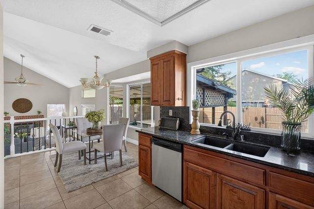 8240 Bedford Cove Way, Sacramento, CA 95828